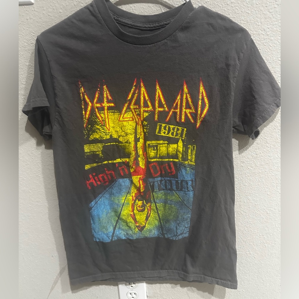 Def Leppard band T-shirt